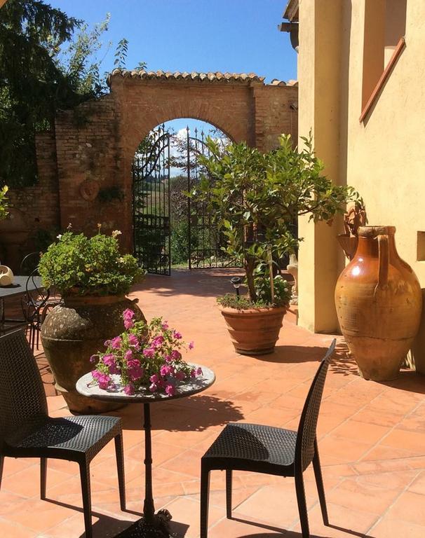 Il Colombaio, Siena -Appartamenti E Camere- 이솔라 외부 사진